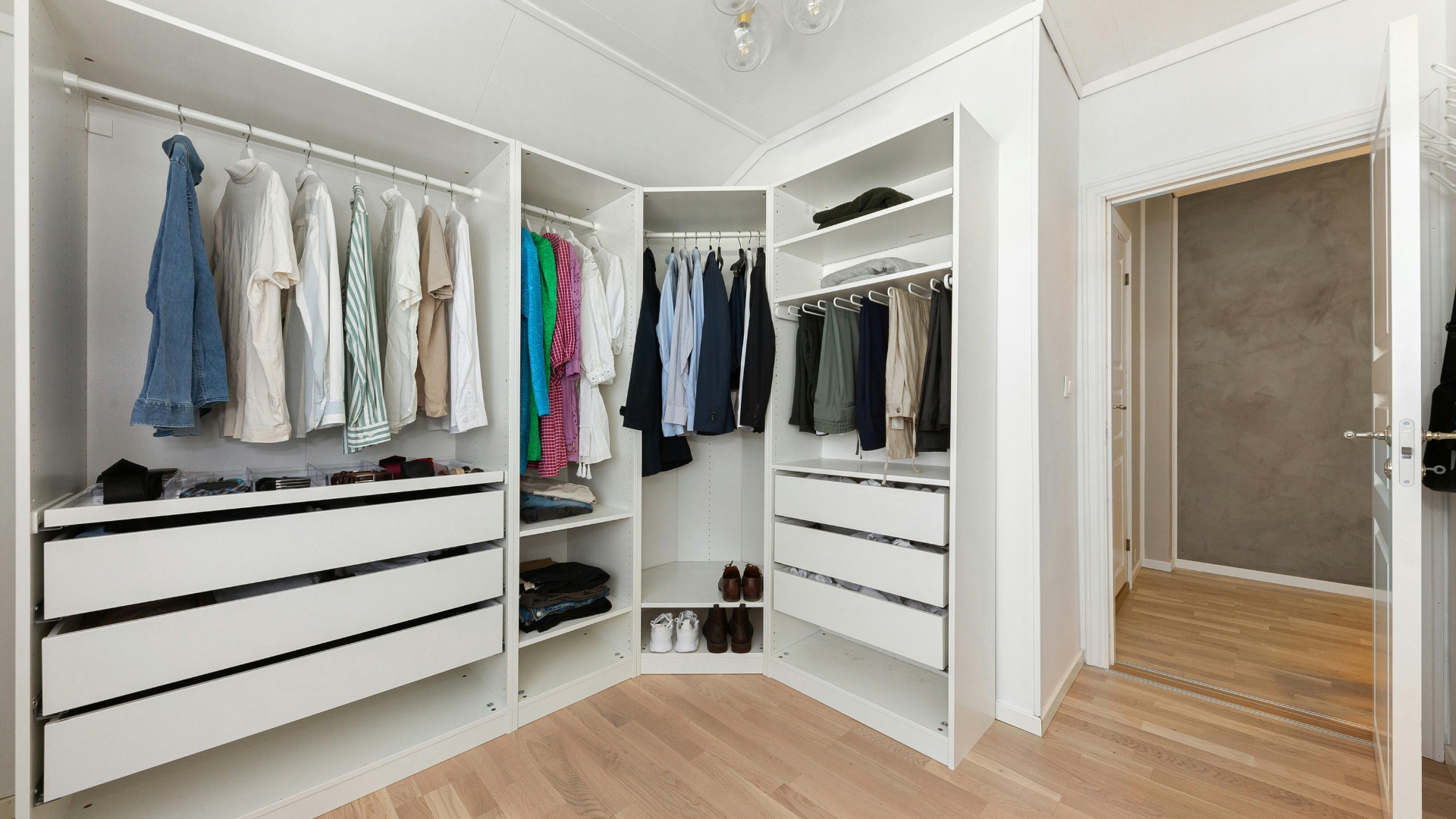 Create Multiple Outfit Combinations