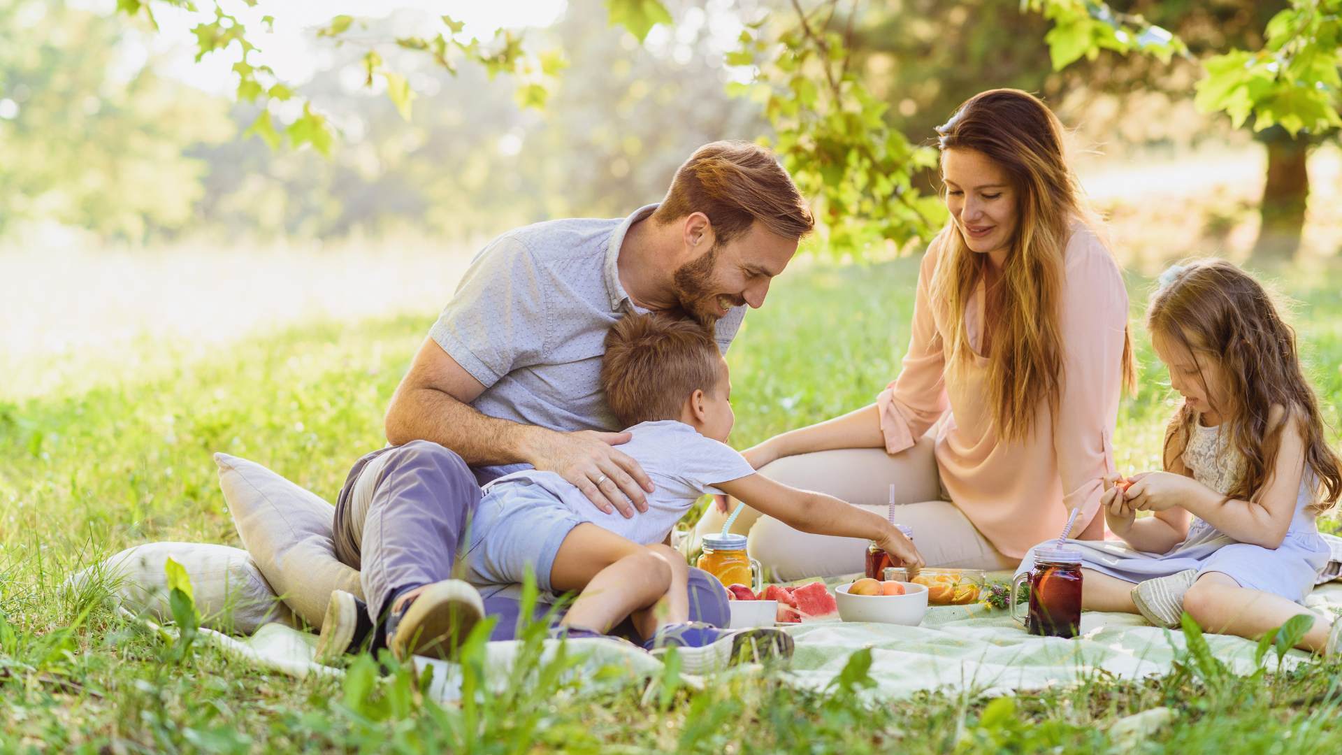 Have a Screen-Free Picnic