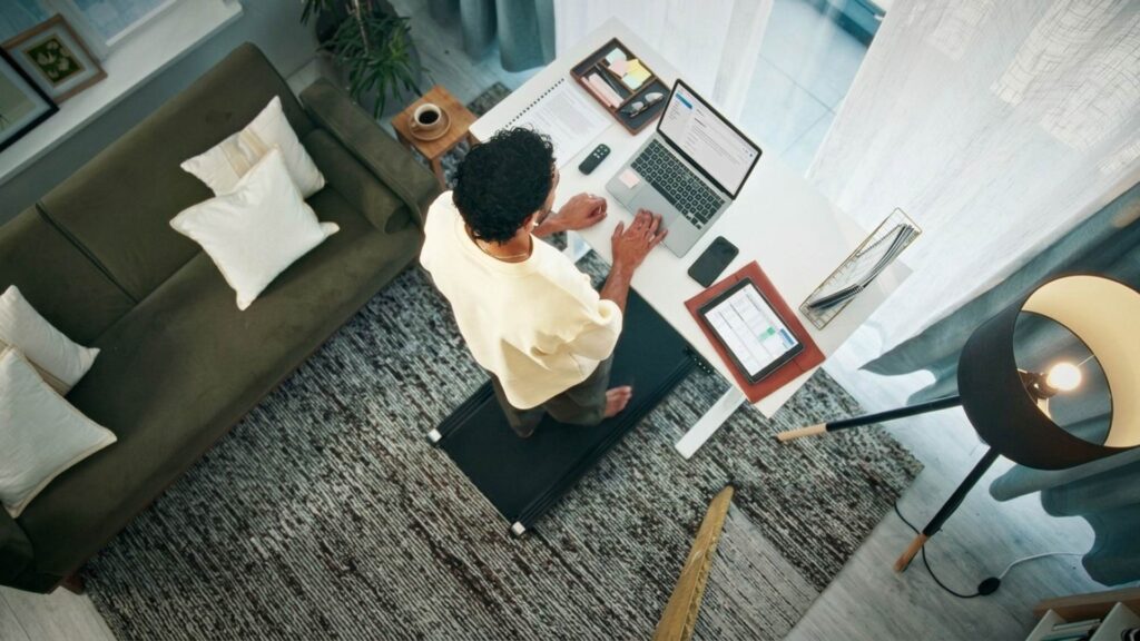 How To Choose a Home Office Desk That Matches Home Decor
